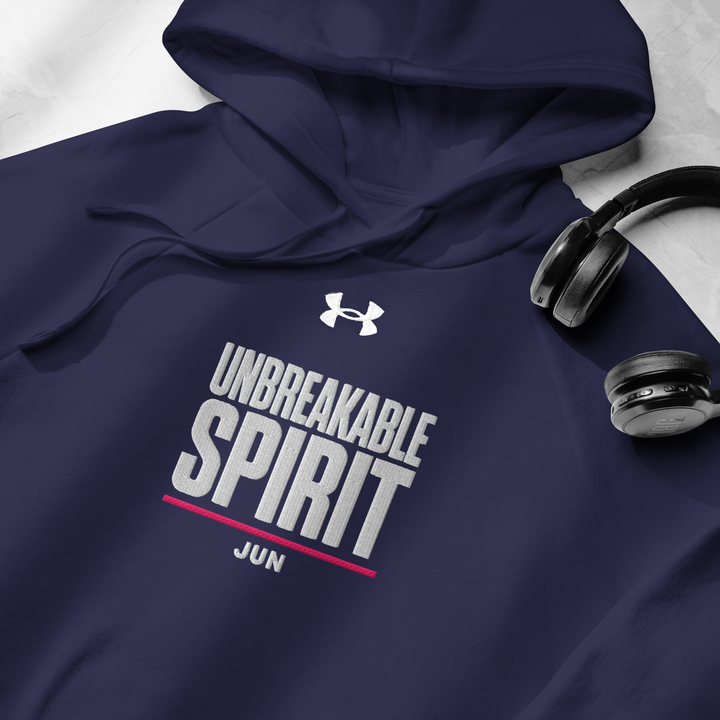 UNBREAKABLE SPIRIT 01 Under Armour® フーディ（ブラック／ネイビー）